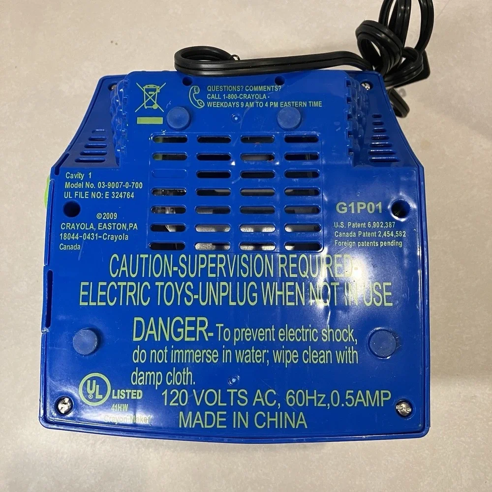 Crayola Crayon Maker Blue Electric Melt & Mold Machine Craft Toy w/bulb 2009